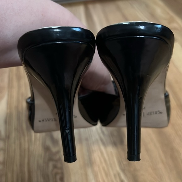 WHITE HOUSE BLACK MARKET Heels - Picture 4 of 5